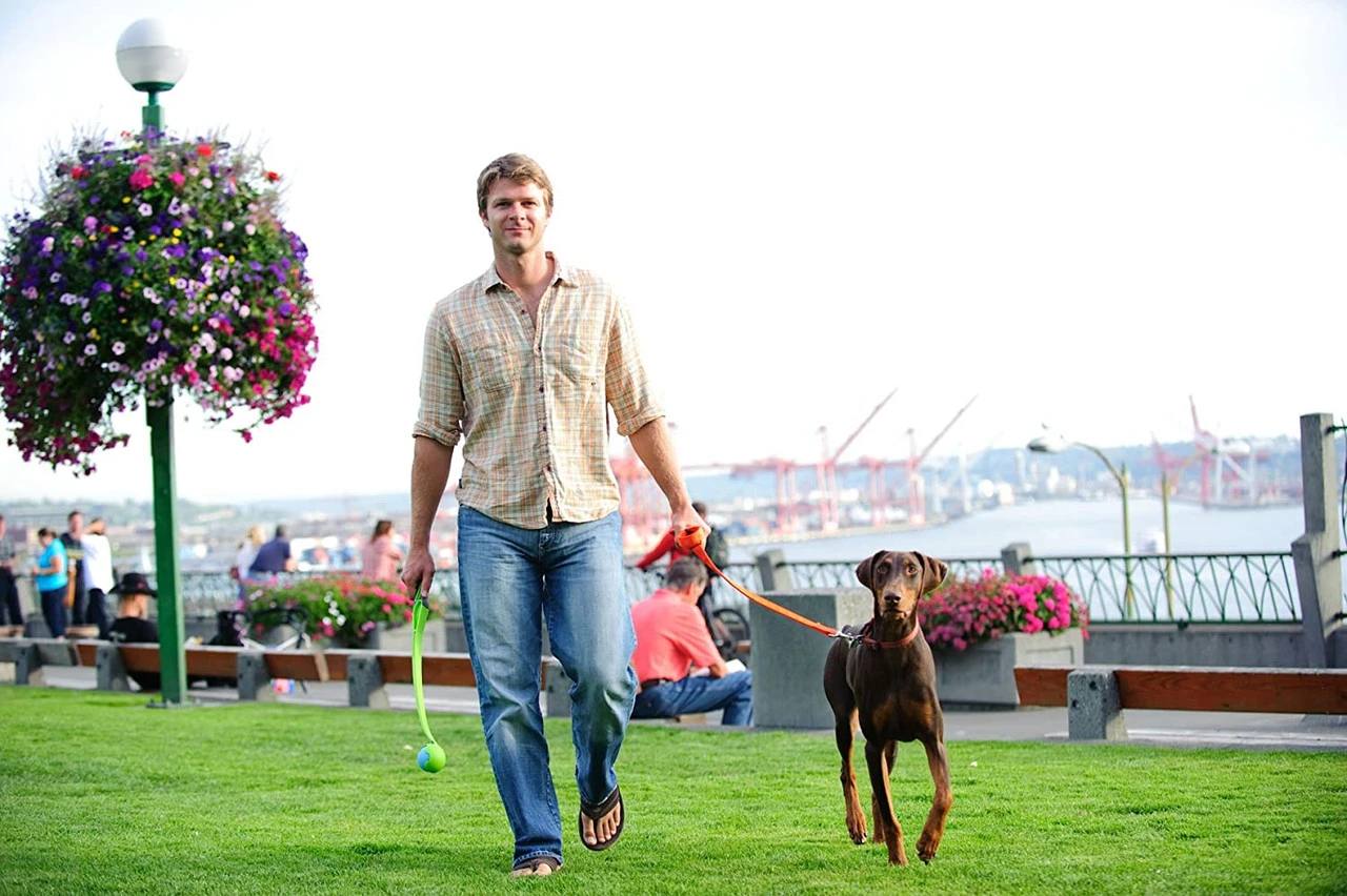 Chuckit! Junior Launcher Fetch Toy 6 Chuckit! Junior Launcher Fetch Toy - Image 4